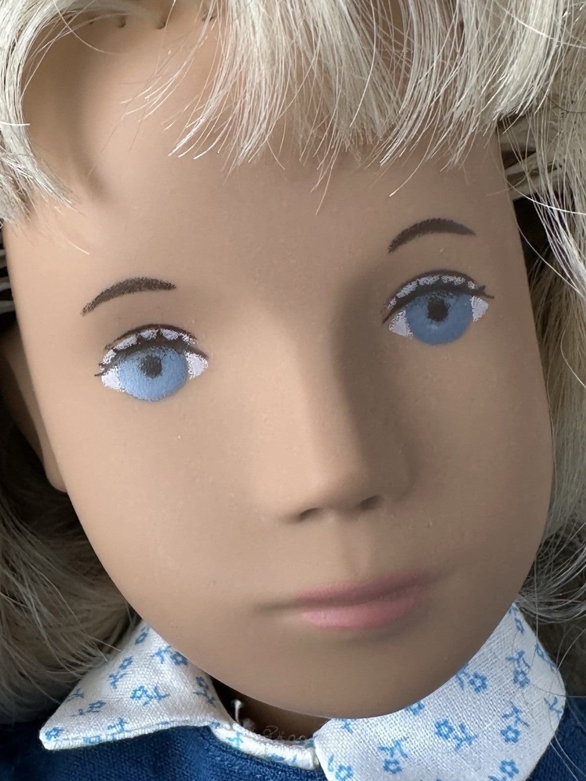 Collectible England Vinyl Sasha Honey Blonde Party 115S Blond Tunic Girl Doll