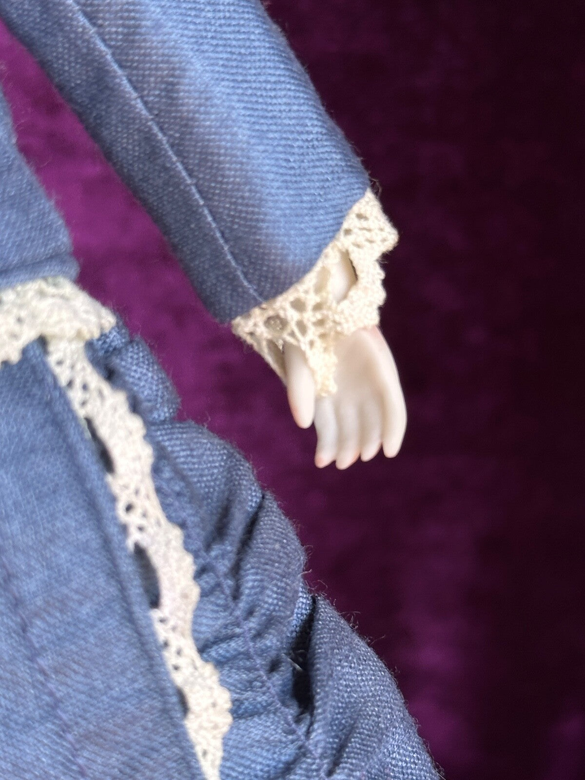 UFDC Porcelain Cloth 9” Victoria Huret Repro Doll by Cathy Hansen Original Box
