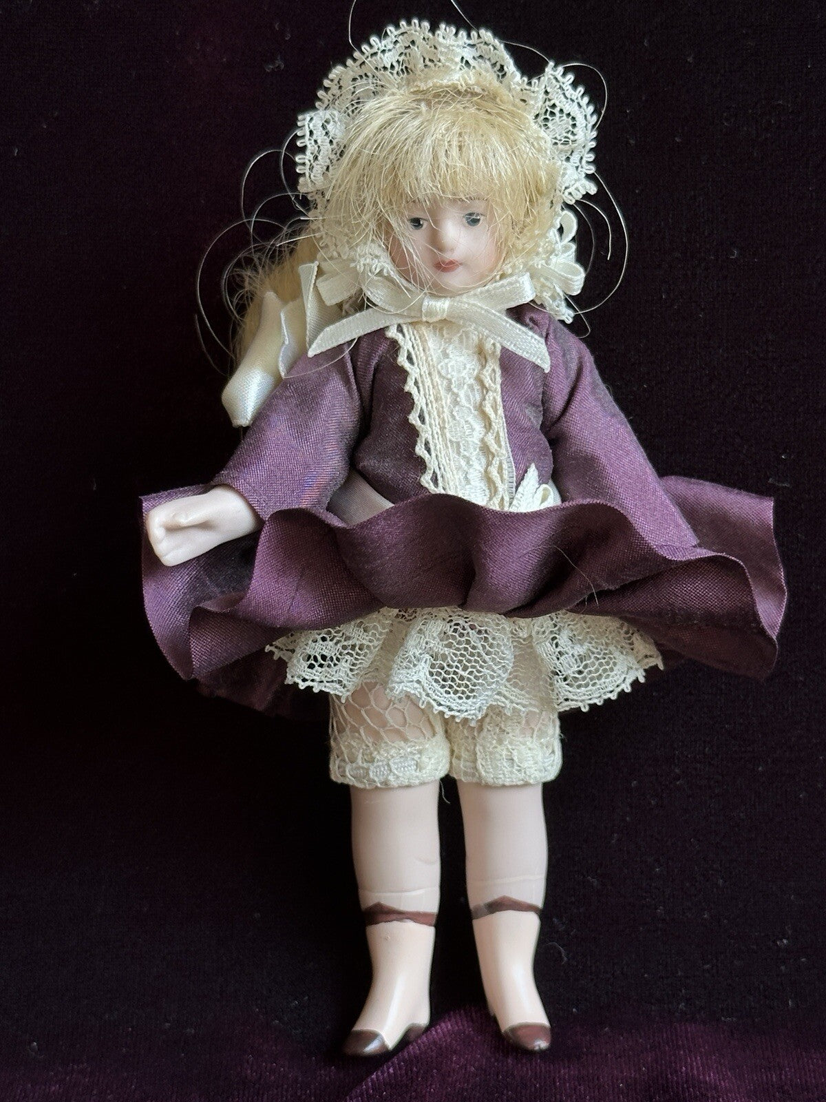 Lot of 10 Collectible Porcelain Dolls. Miniature Dolls by Marie Osmond