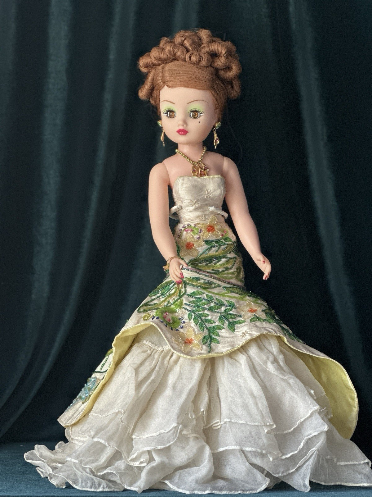 Madame Alexander “Calla Lilly” 1997 Cissy 21” Hard Plastic Doll