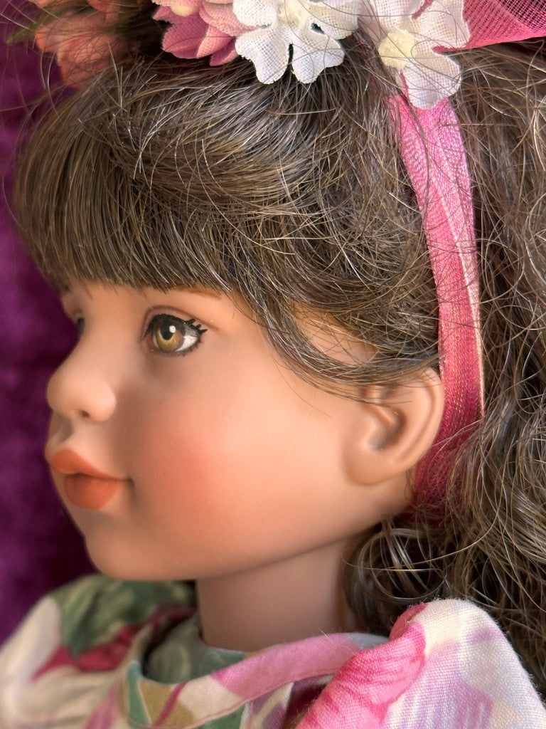 Collectible Robert Tonner 15" Little Miss Muffet Nina Vinyl Doll LE 500