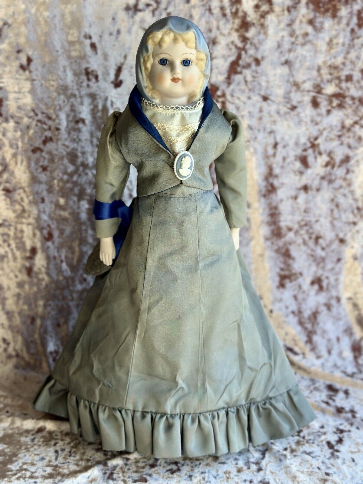 Vintage Emma Clear Queen Louise Blue Scarf Parian Lady Bisque Doll Glass Eyes