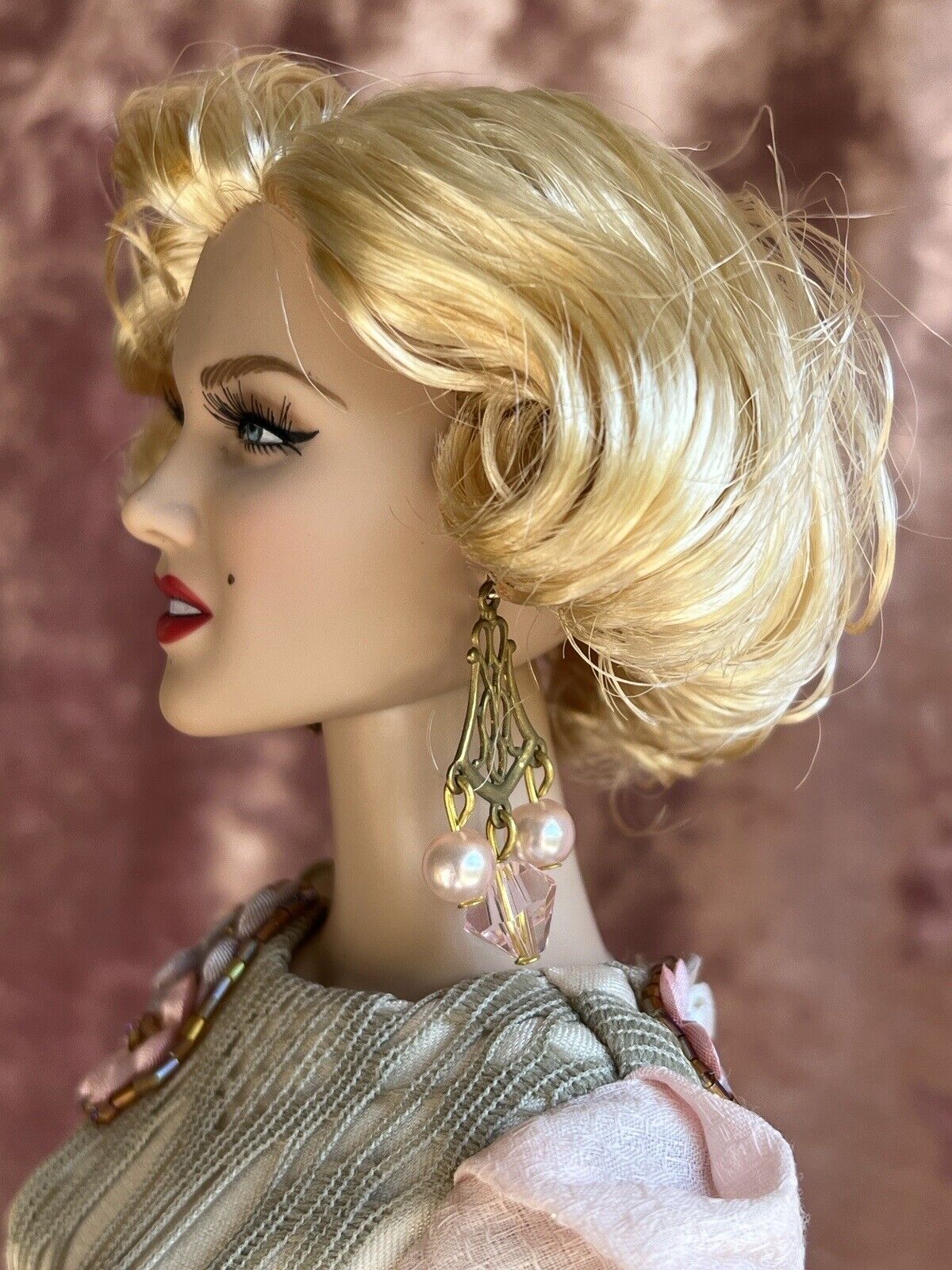 Collectible Tonner Marilyn Monroe Animal Magnitism Redressed Fashion Doll