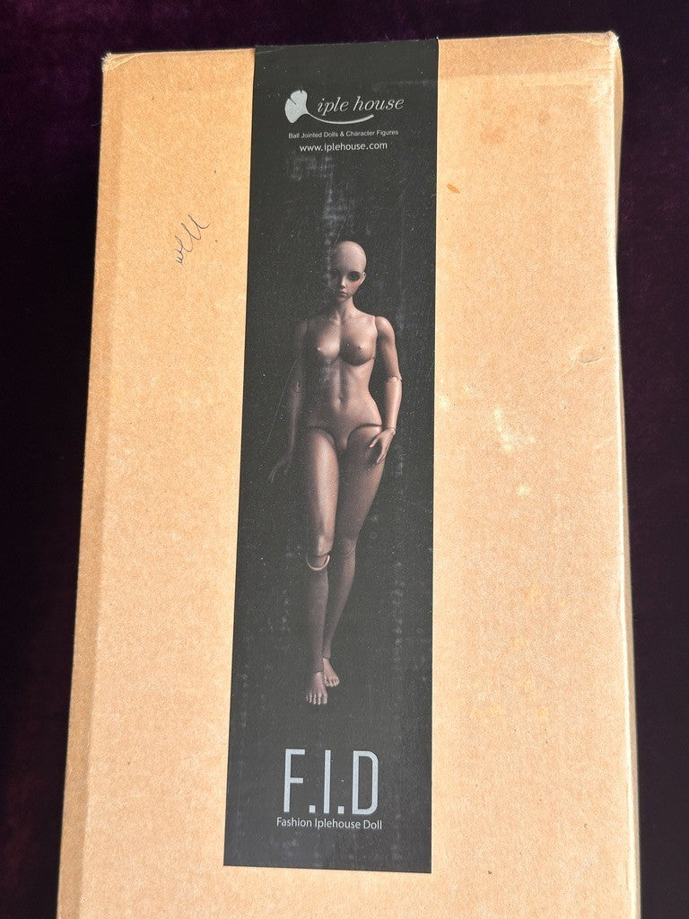 Iple House 18” Female Soo BJD 1/4 Resin Fashion Doll Face-Up Wig Dressed Box COA