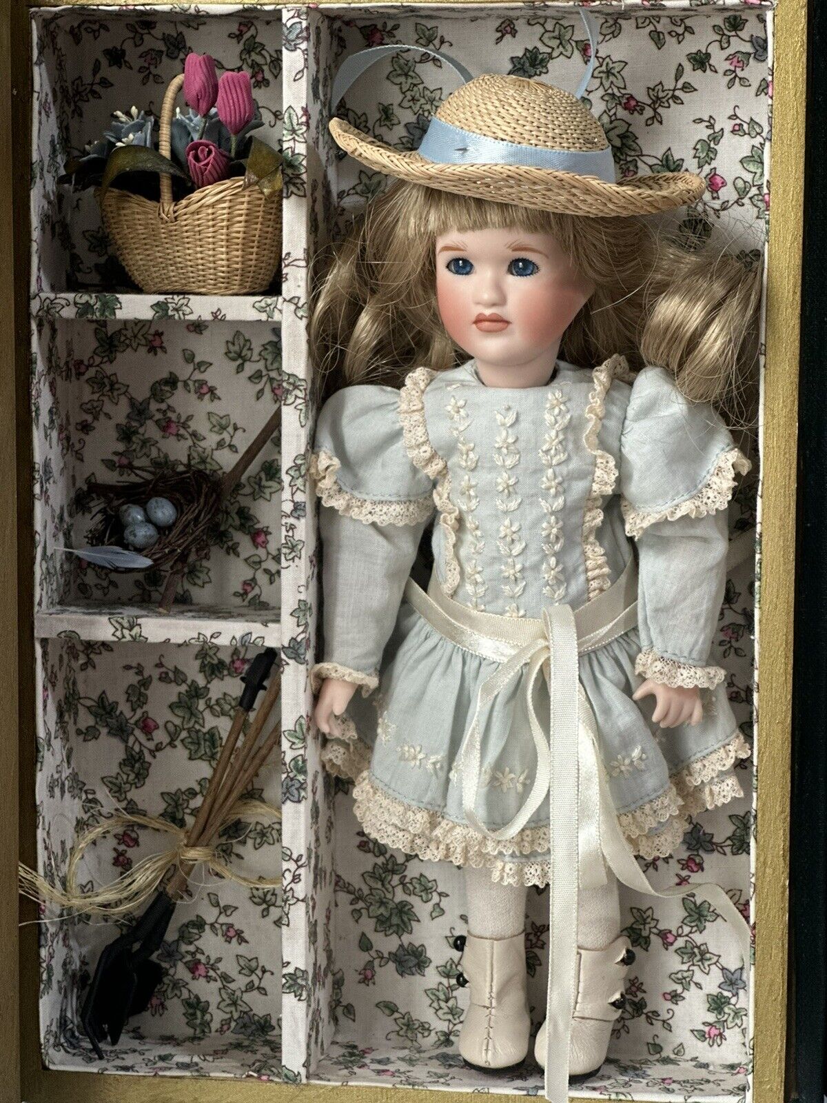 LE 175 Wendy Lawton “Secret Garden” Wooden Jointed & Porcelain 9” Doll Tag