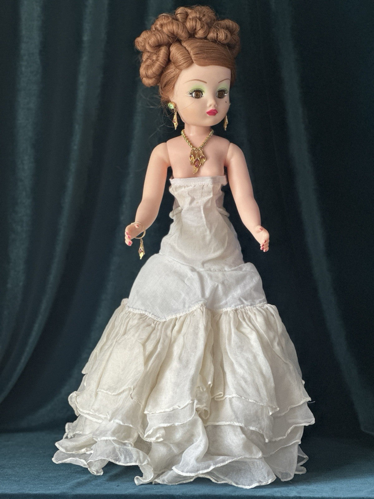 Madame Alexander “Calla Lilly” 1997 Cissy 21” Hard Plastic Doll
