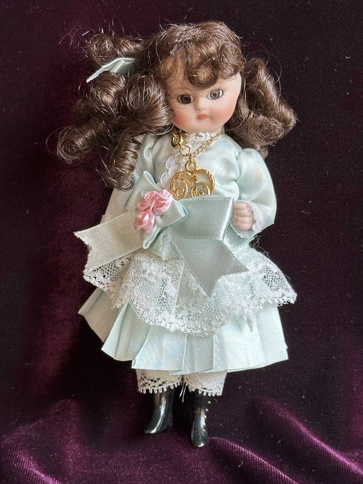 Lot of 10 Collectible Porcelain Dolls. Miniature Dolls by Marie Osmond