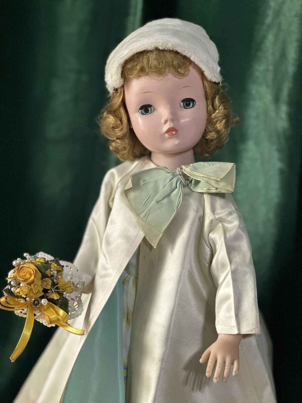Vintage 1950’s Madame Alexander 20” Cissy Hard Plastic Doll Blonde