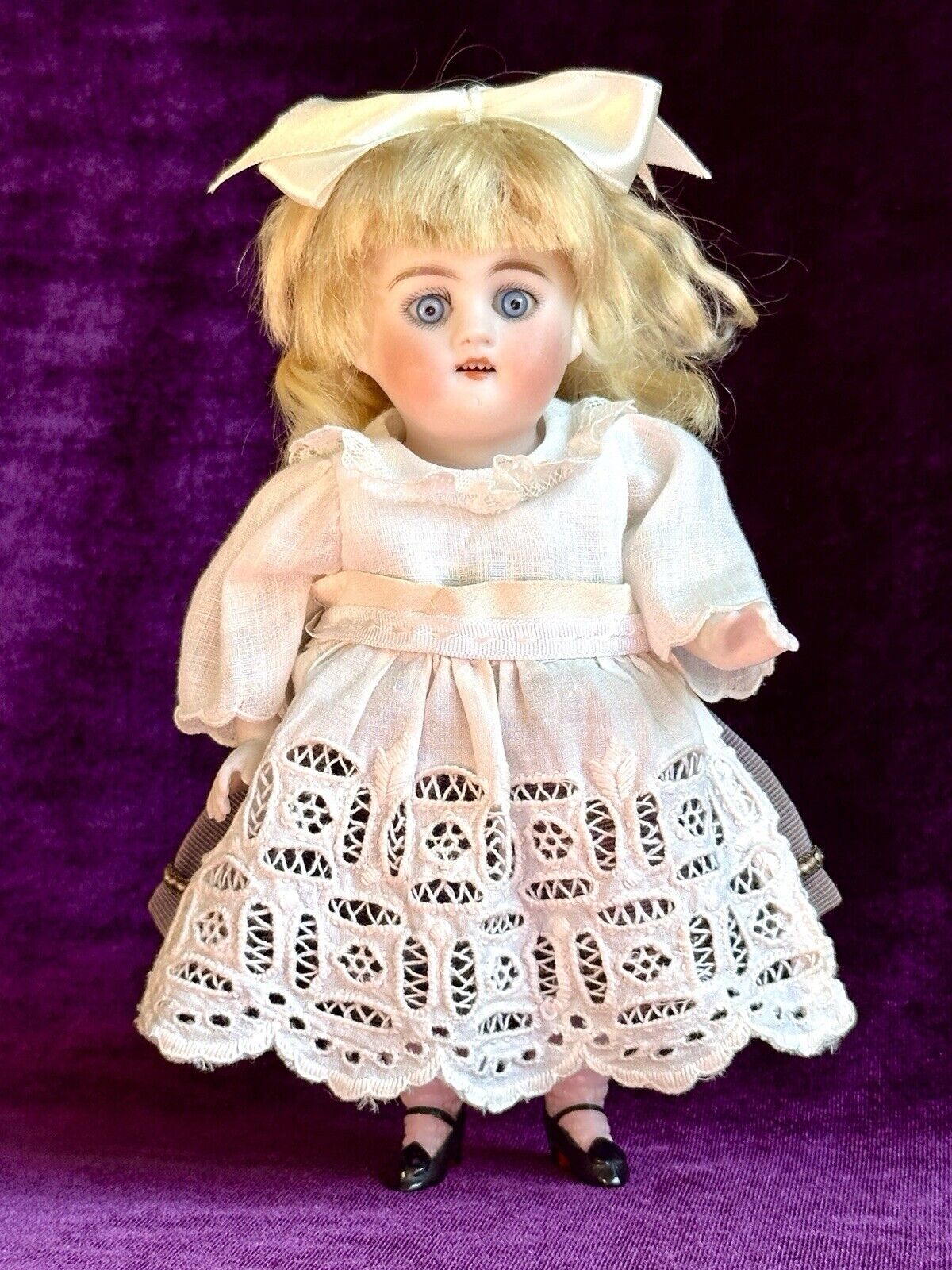 Antique German 6.25” Kestner 30 All Bisque Mignonette Doll