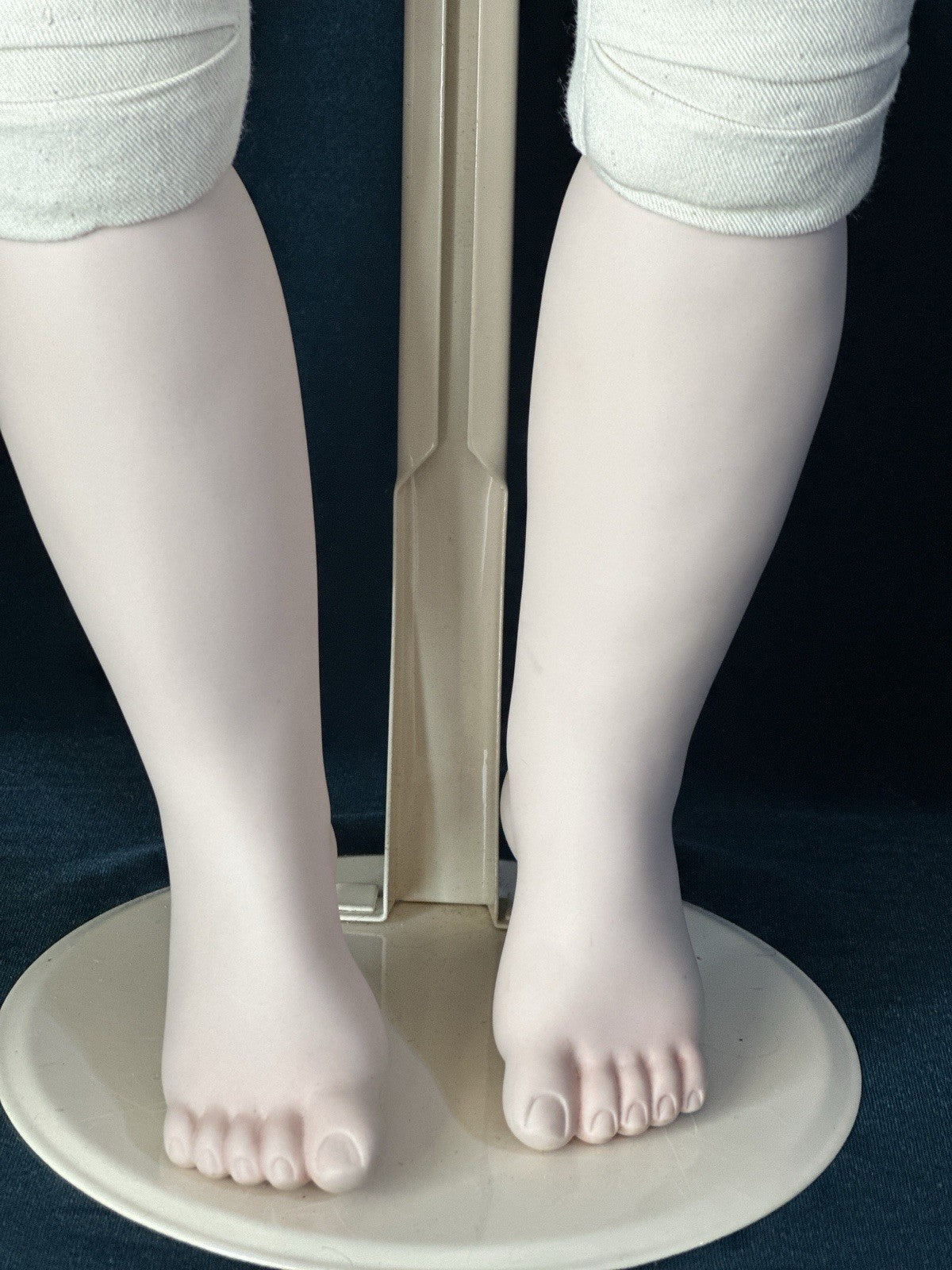Collectible Artist 28” Porcelain Doll “Veronika” by Ruth Treffeisen LE 100 COA
