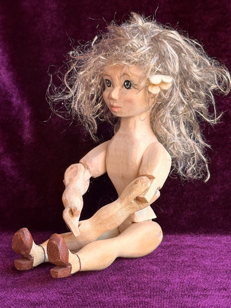 Collectible Handcarved 6.5" Wooden Hitty Friend Girl Doll By Artist Connie Hardt