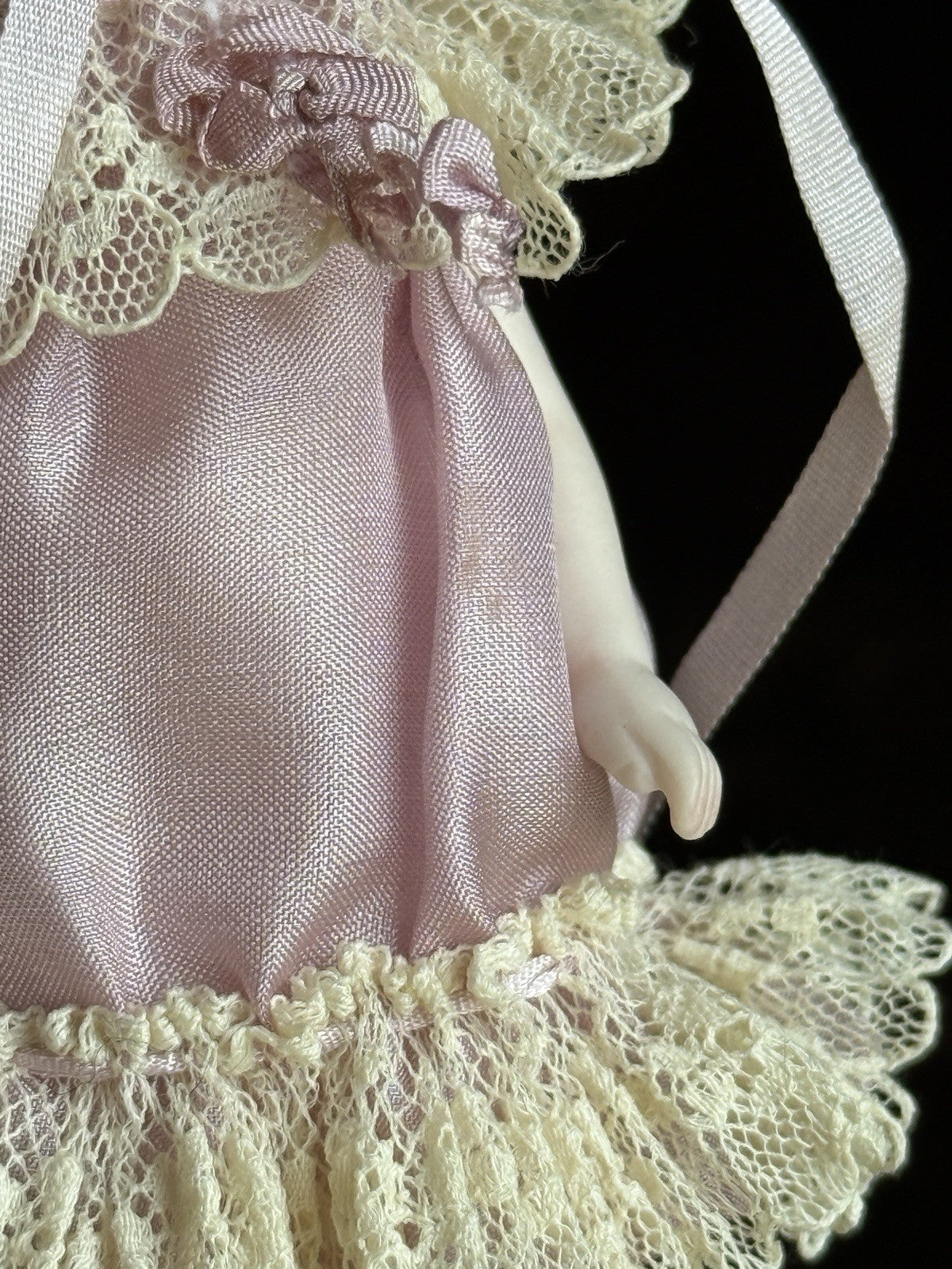 Miniature 4.25” Cathy Hansen Porcelain Lisette & Sac du Voyage UFDC French Doll