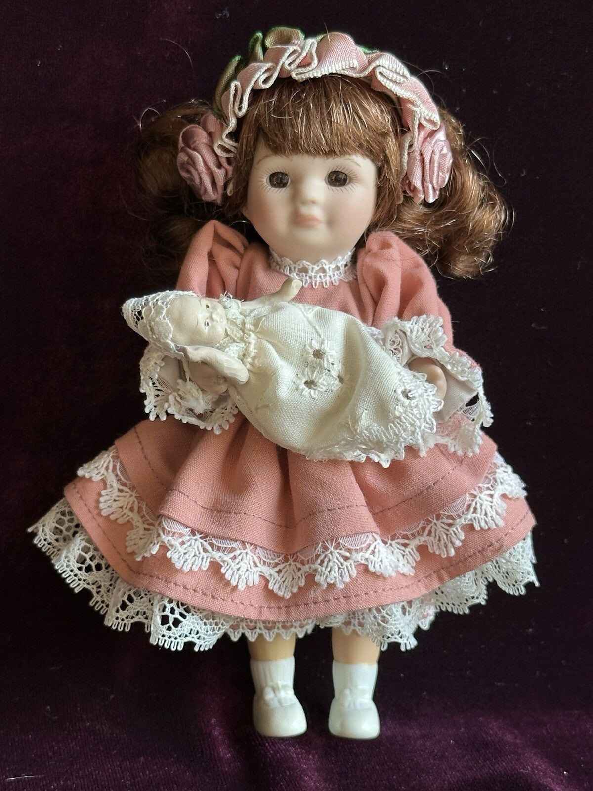 Lot of 10 Collectible Porcelain Dolls. Miniature Dolls by Marie Osmond