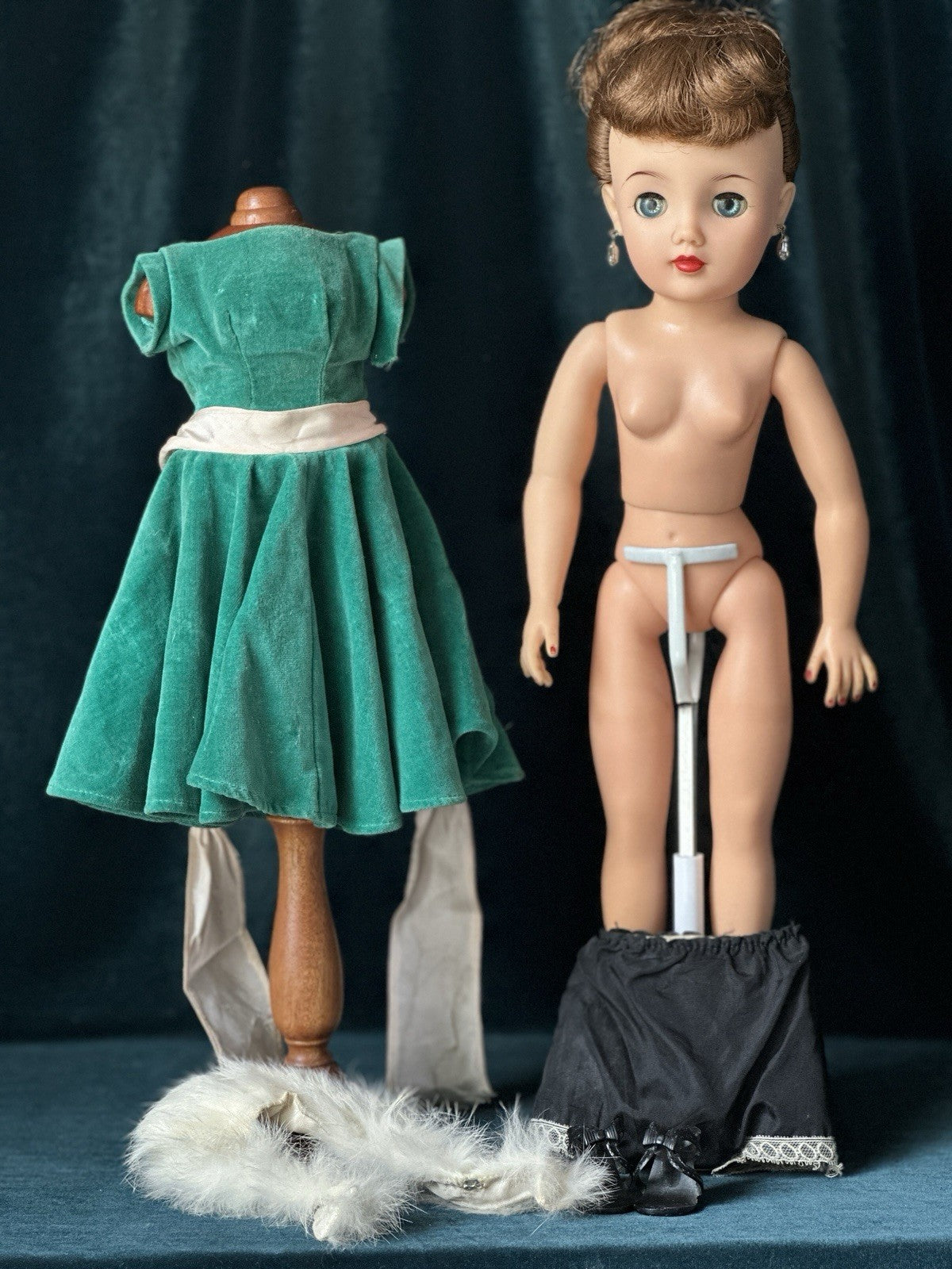 Vintage 1950’s Ideal Miss Revlon Doll 17” VT-18 Original Box