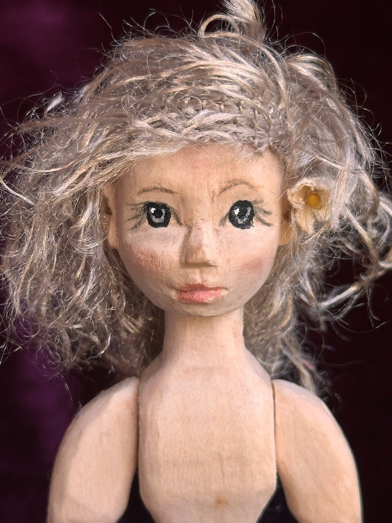 Collectible Handcarved 6.5" Wooden Hitty Friend Girl Doll By Artist Connie Hardt