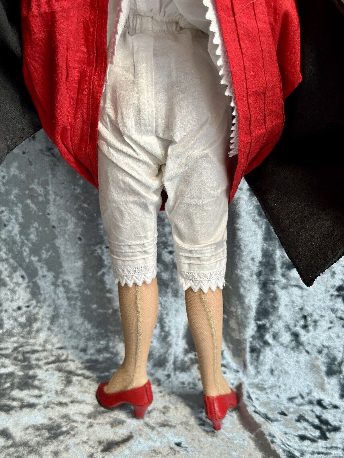 Signed Collectible 19” Robert Tonner Porcelain Queen of Hearts (?) Doll LE 125