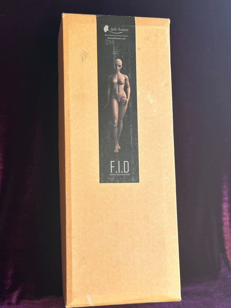 Iple House 18” Female Soo BJD 1/4 Resin Fashion Doll Face-Up Wig Dressed Box COA