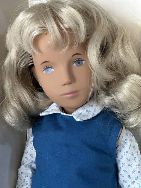 Collectible England Vinyl Sasha Honey Blonde Party 115S Blond Tunic Girl Doll