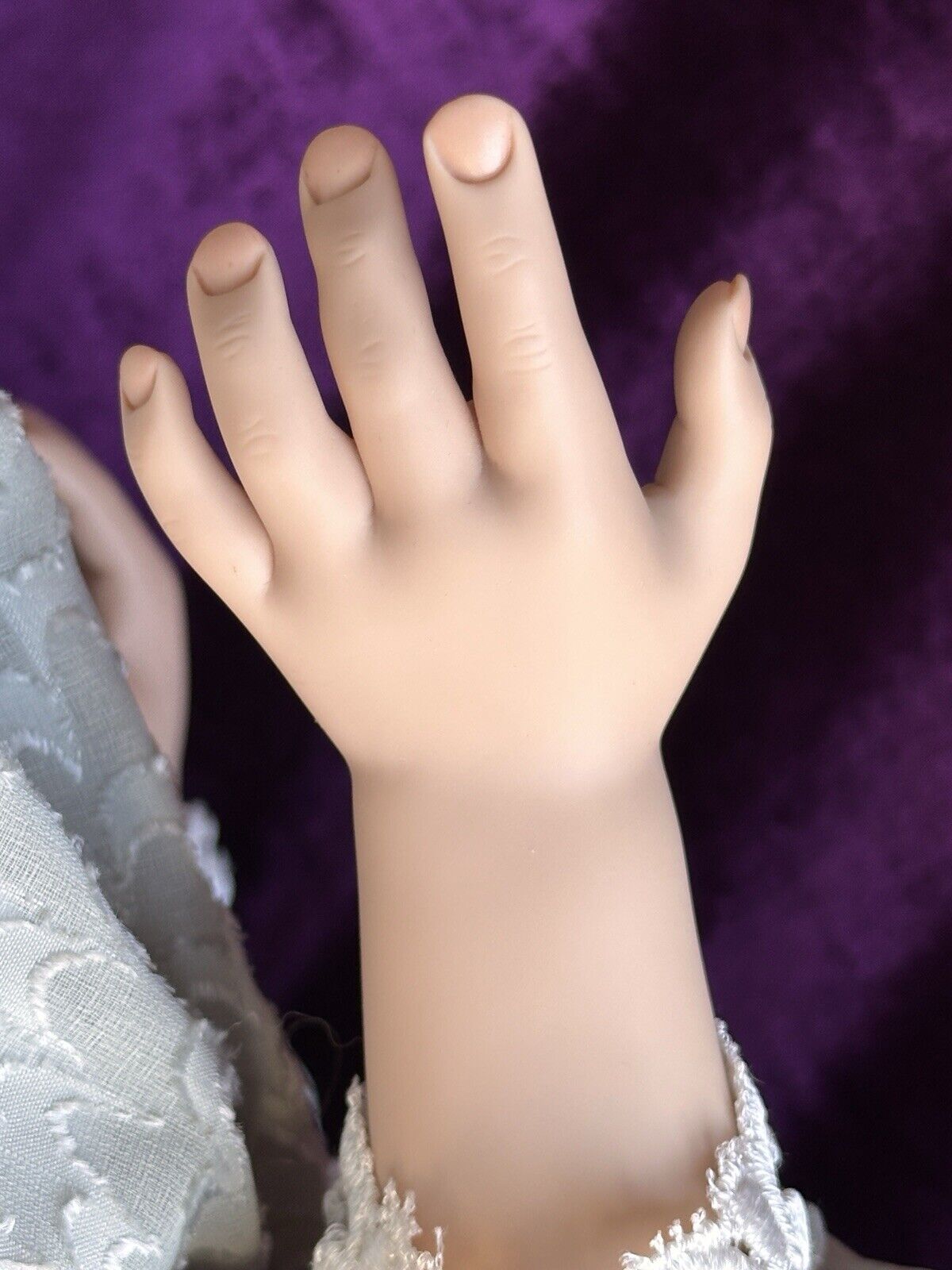 Lifelike Vinyl Doll Samanta By Zofia and Henry Zawieruszynski LE 101 with COA