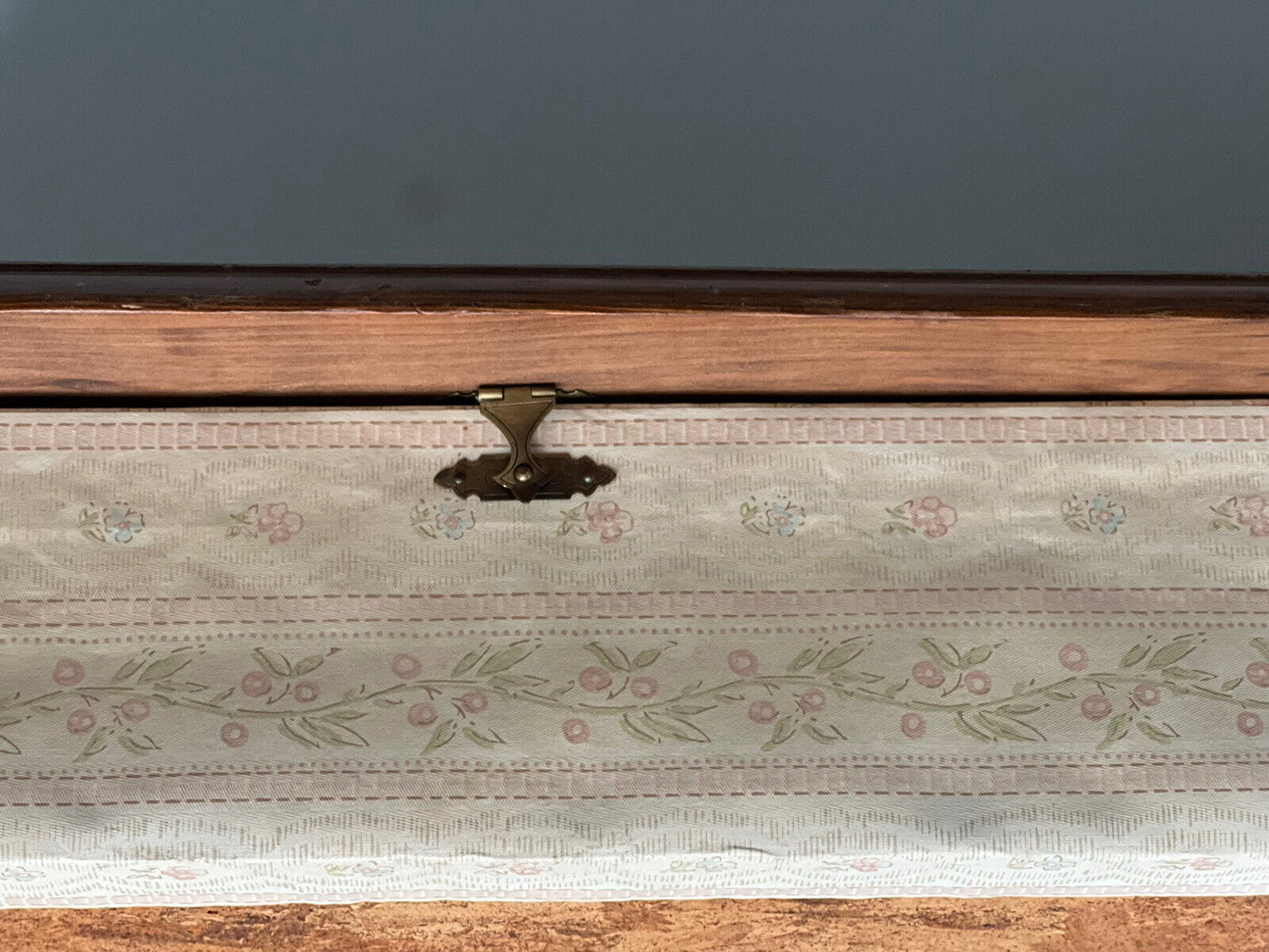 Antique German 10” Grodnertal Wooden Peg Jointed Doll Christmas Diorama