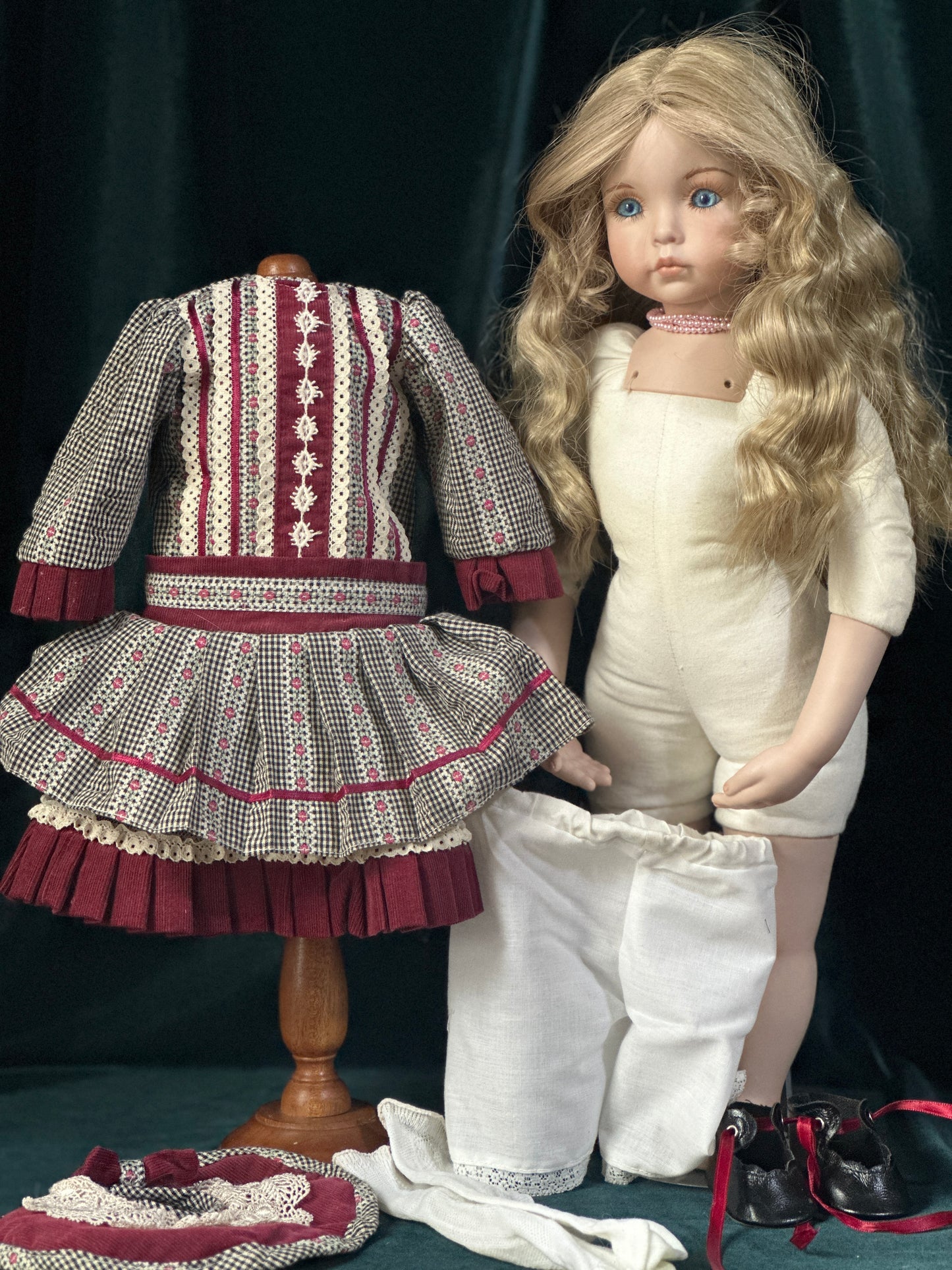 Reproduction Of Dianna Effner 19” Porcelain Doll “Emily” Cloth Body