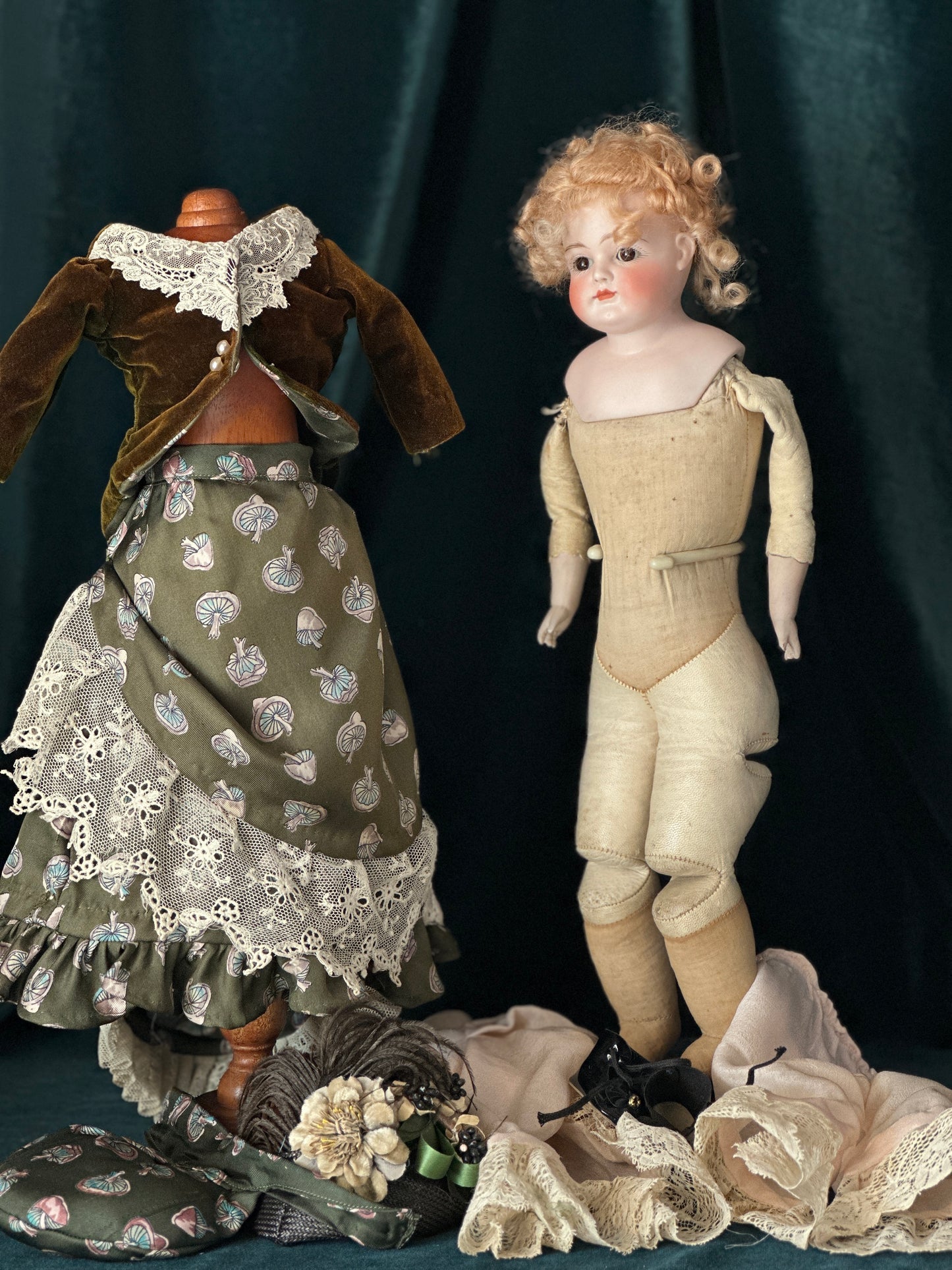 Early JDK Kestner Closed Mouth Bisque Shoulder Head 15” Doll Marked 4 1/2