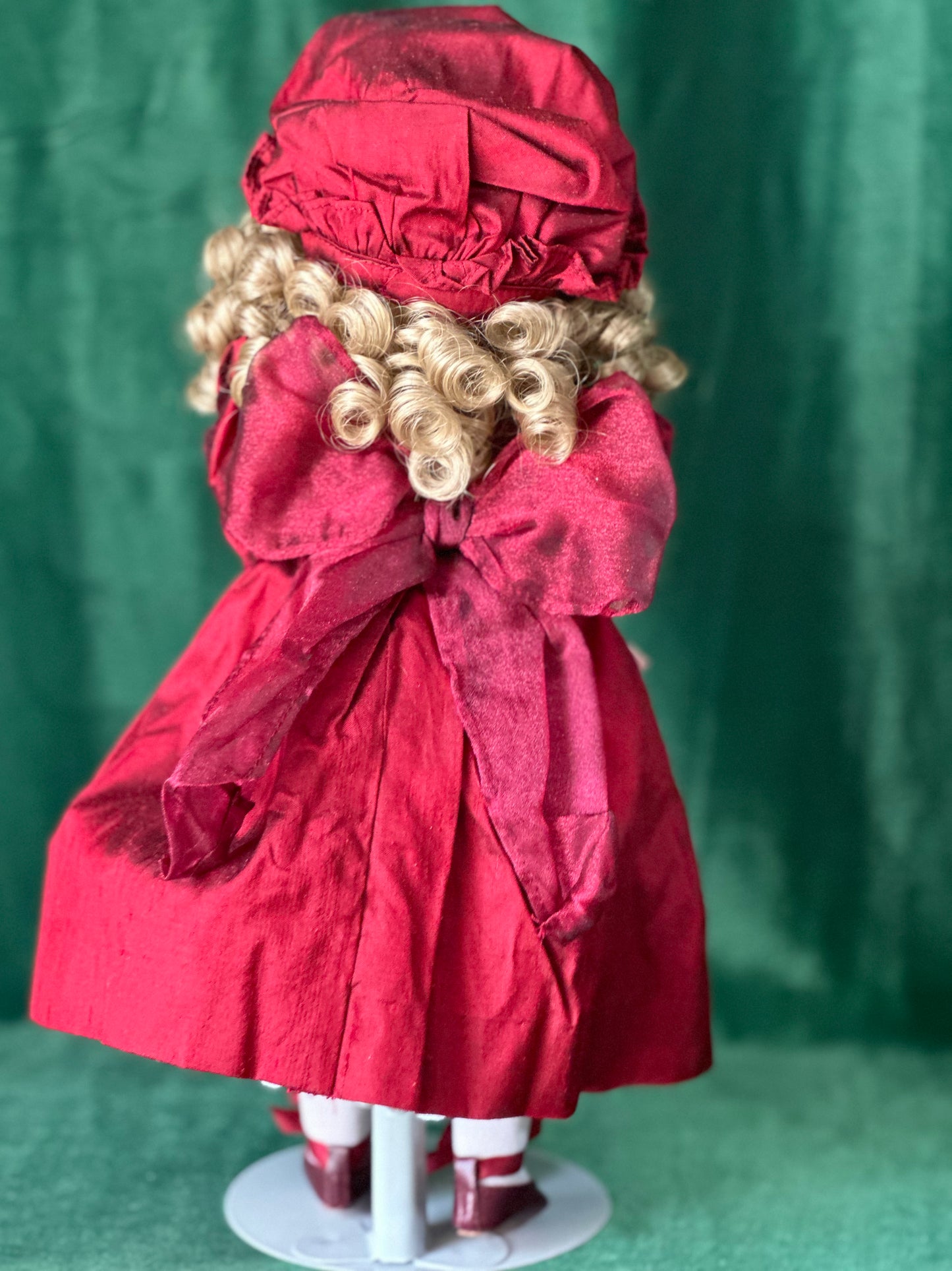 Wendy Lawton “The Music Of Christmas” 13” Porcelain Doll Box/Tag/COA LE 91/175