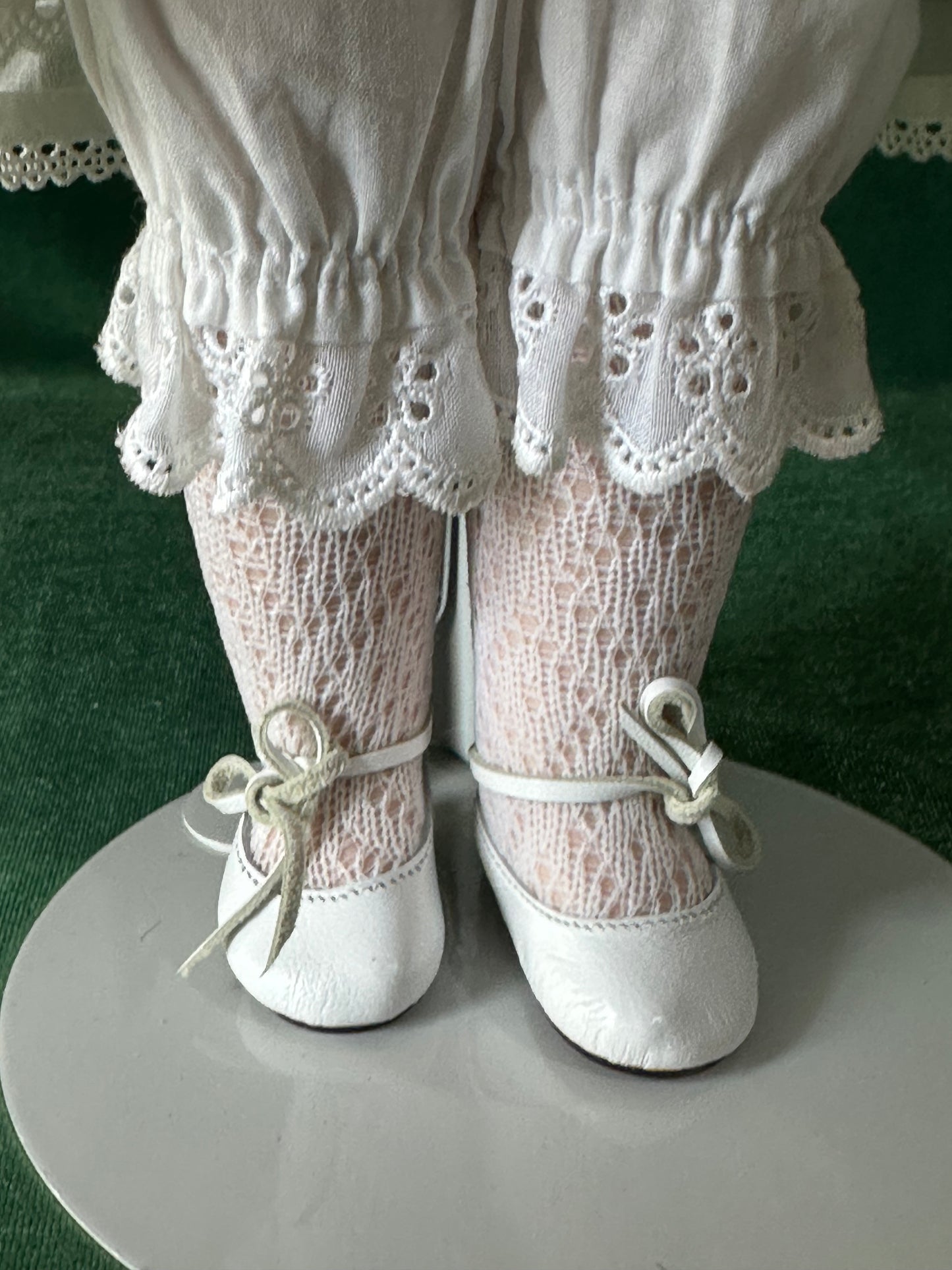 Wendy Lawton “Grave Alice ” 13” Porcelain Doll Box/COA LE 500