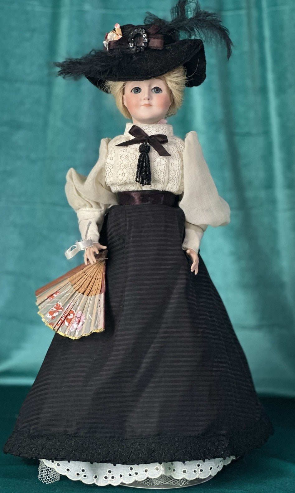 Vintage 1970’s Reproduction of Antique German Kestner Gibson Girl 15” Doll