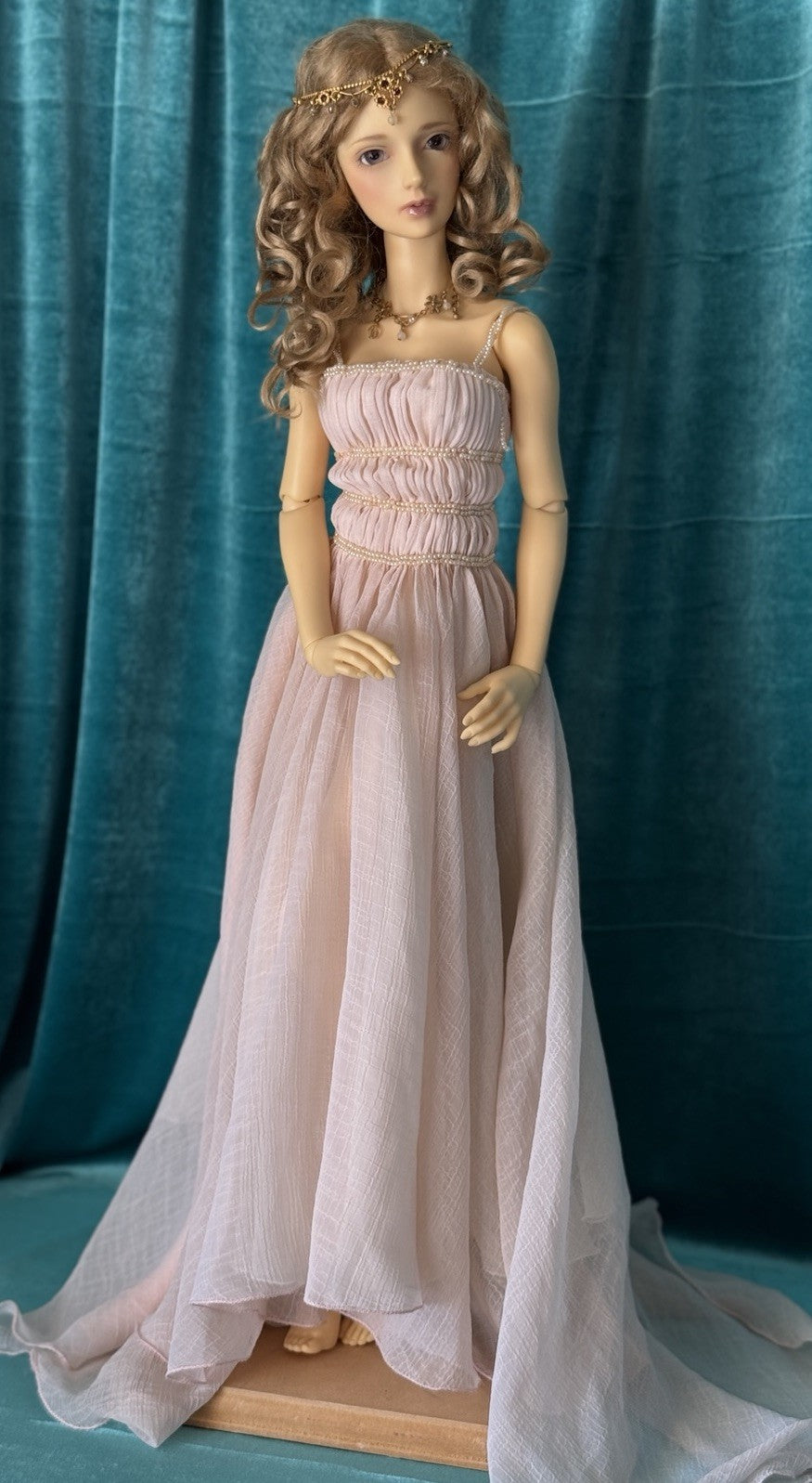 Super Dollfie 16 - Amelia - 1/3 Volks Resin Fashion BJD 24” Doll