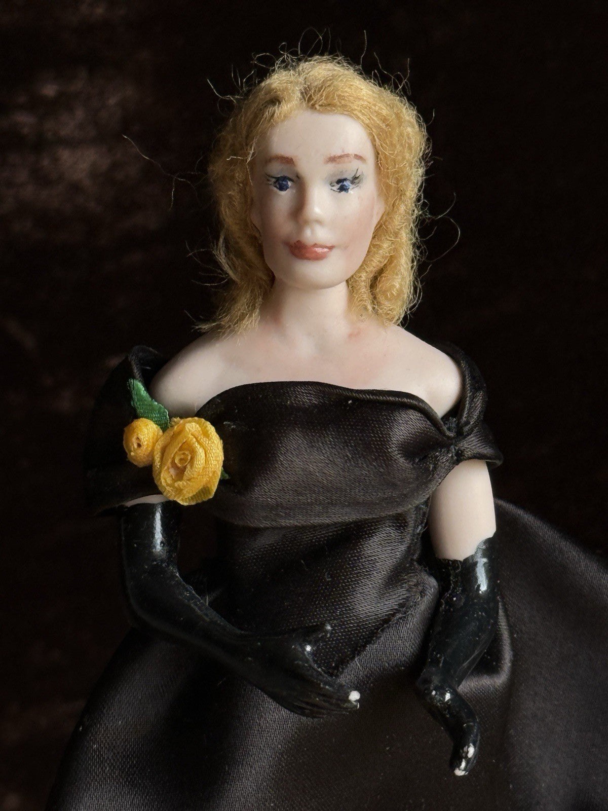 Miniature Artist Viola Williams 1:12 Victorian Lady Character Dollhouse Doll