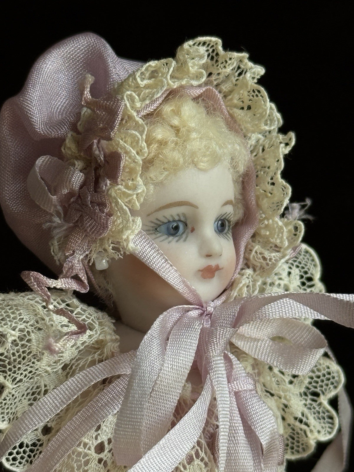 Miniature 4.25” Cathy Hansen Porcelain Lisette & Sac du Voyage UFDC French Doll
