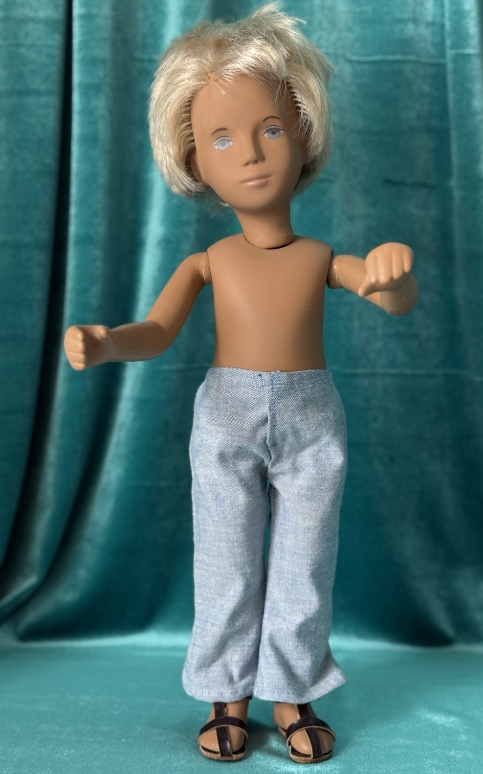 Collectible England Vinyl Sasha 302 Gregor Fair Blue Suit Boy Doll