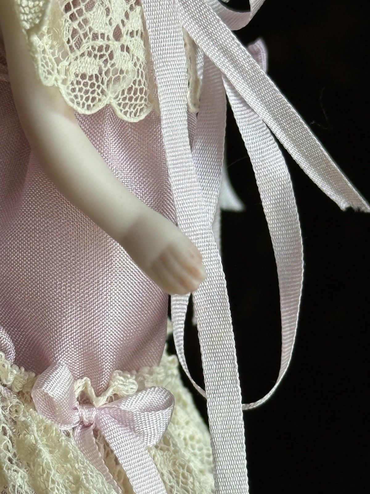 Miniature 4.25” Cathy Hansen Porcelain Lisette & Sac du Voyage UFDC French Doll
