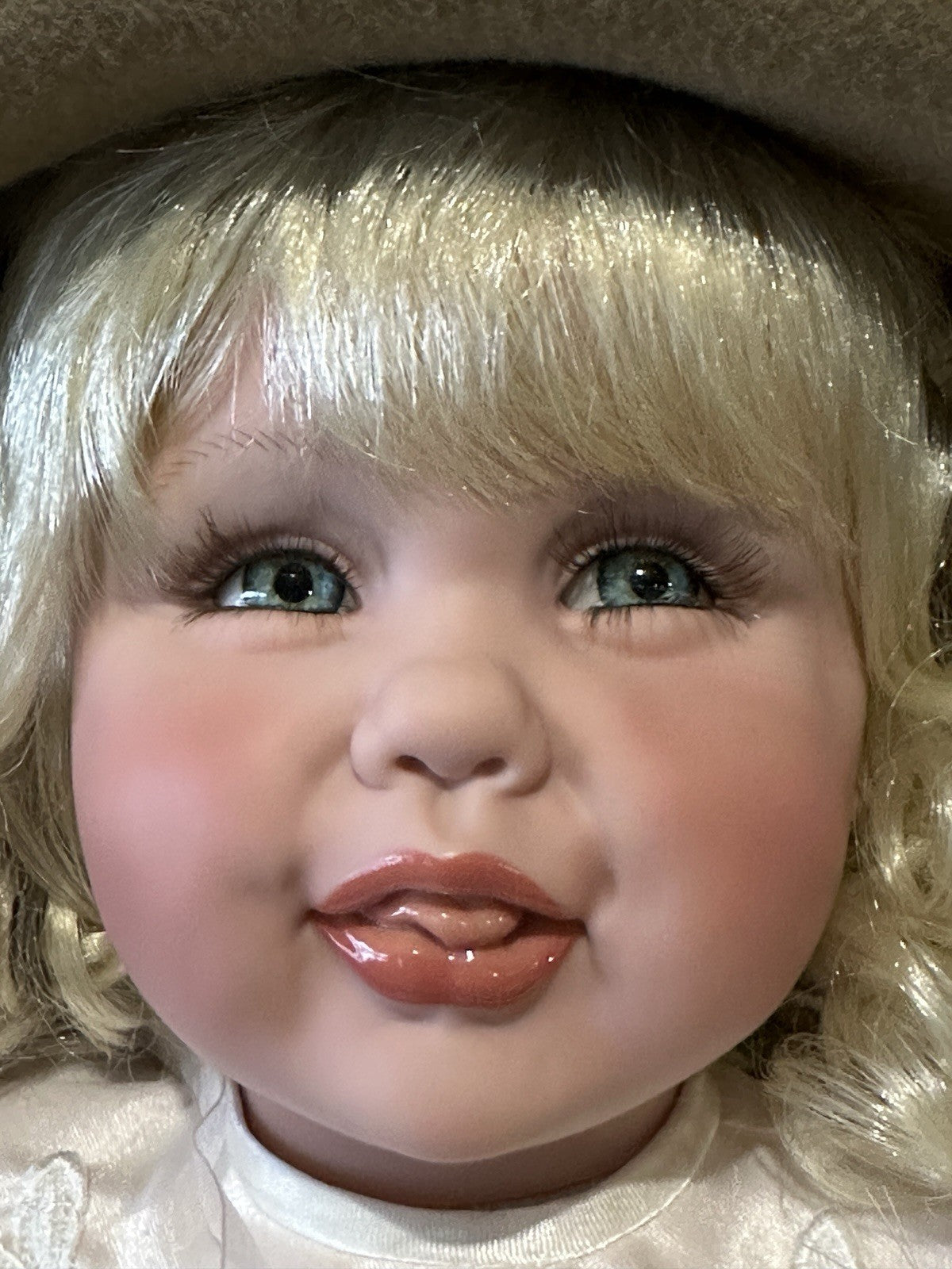 Vinyl 25” Doll “Cat’s Meow” Fayzah Spanos LE 300 Box/Tag/COA