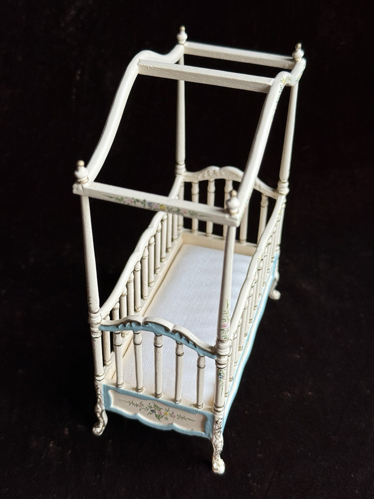 JiaYi Miniature Dollhouse Canopy Bed Hand Painted Floral 1:12 Scale 6” Tall
