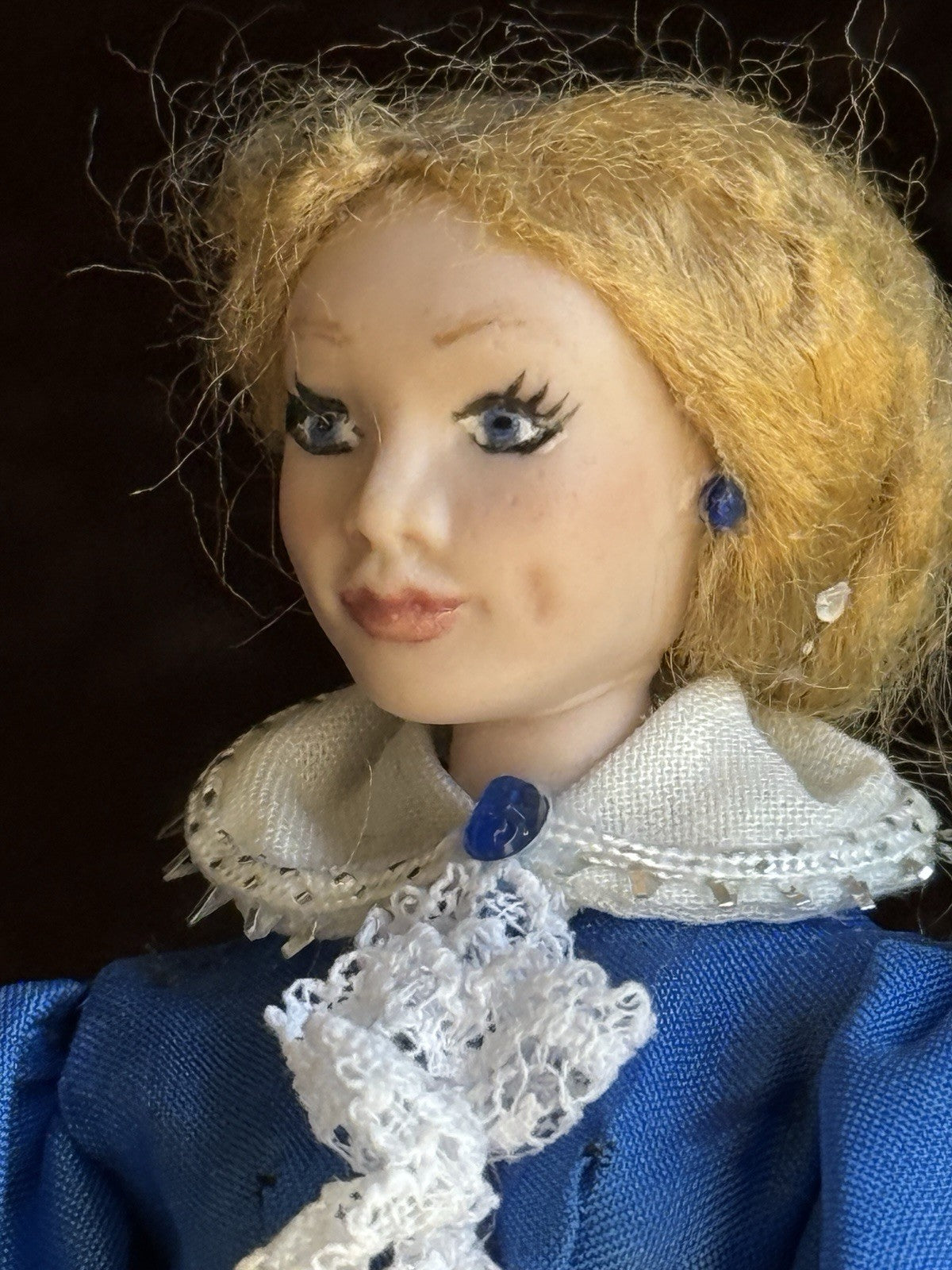 Miniature Artist Dollhouse 1:12 Lady Character Doll
