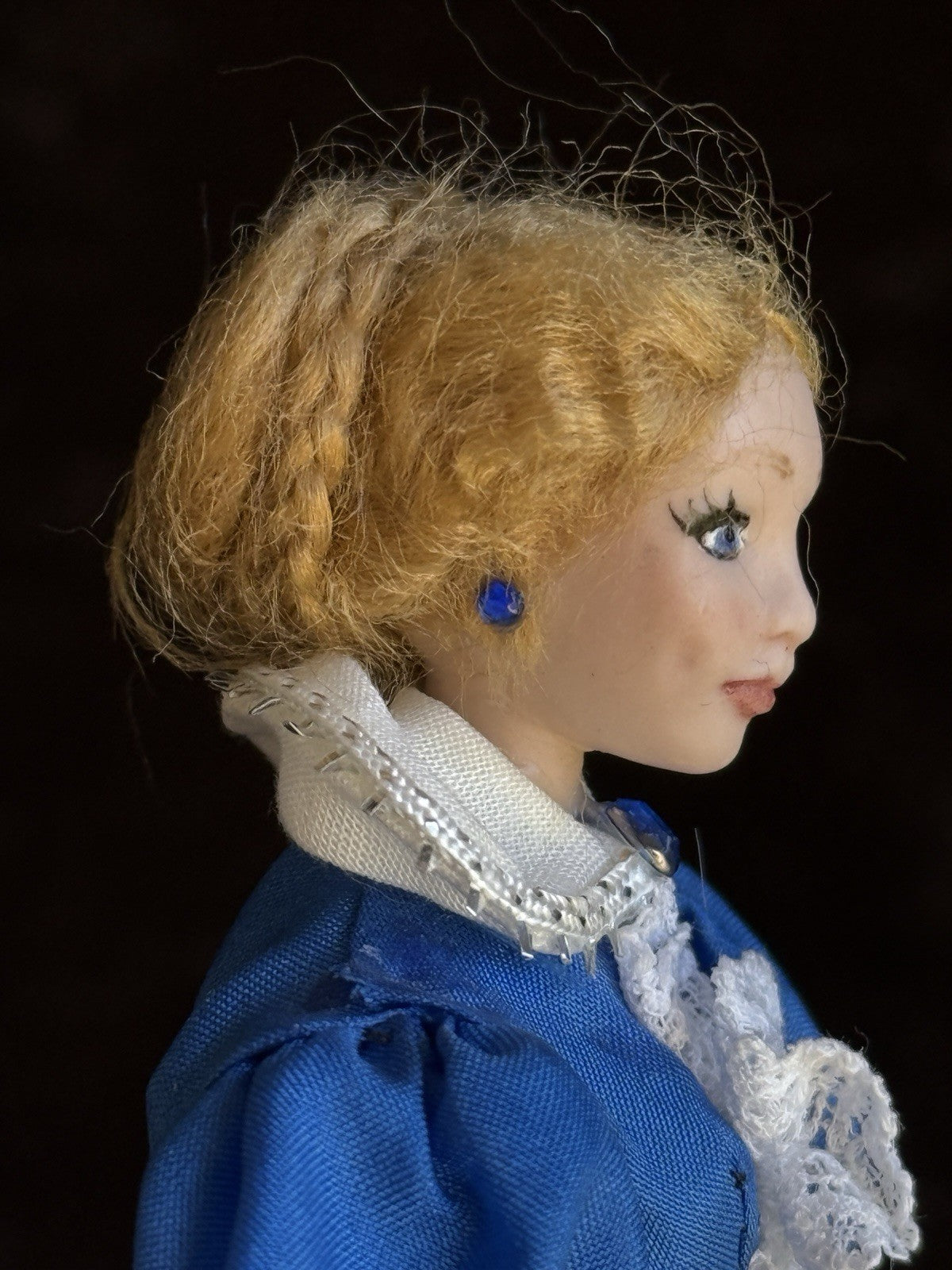 Miniature Artist Dollhouse 1:12 Lady Character Doll