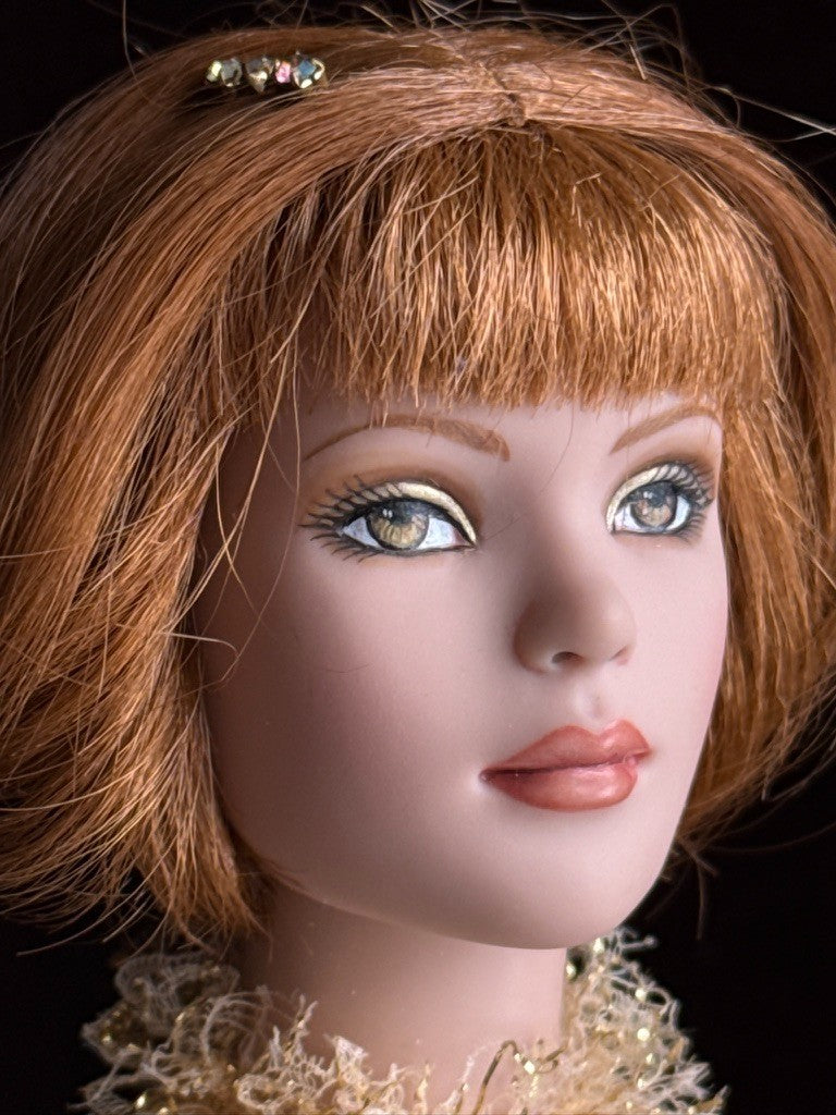 Collectible Tonner Tyler Wentworth Autumn Gold Fashion Doll