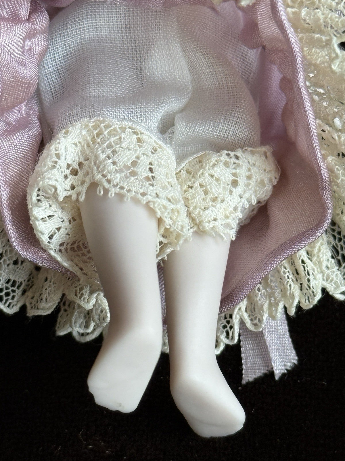 Miniature 4.25” Cathy Hansen Porcelain Lisette & Sac du Voyage UFDC French Doll
