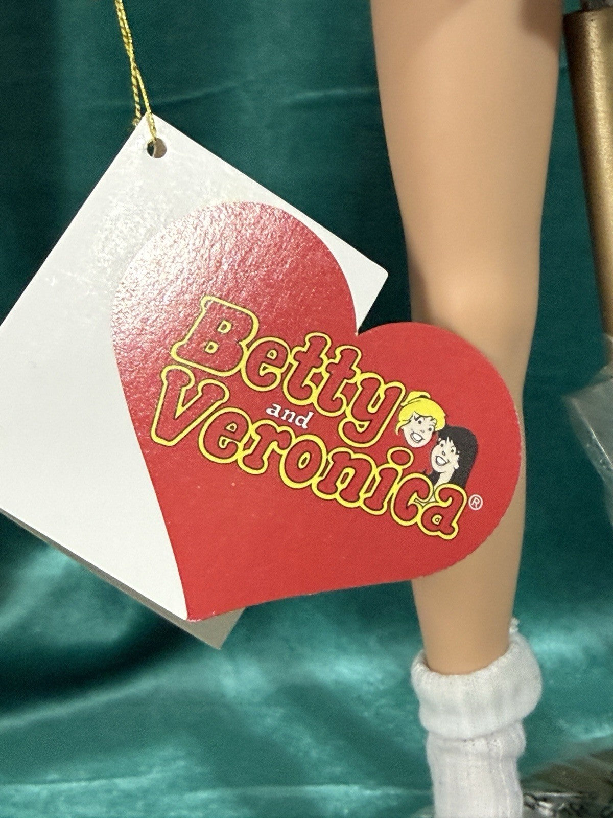 MIB Vinyl Doll “BETTY & VERONICA” Cheerleader Archie Comics DOLL by Effanbee