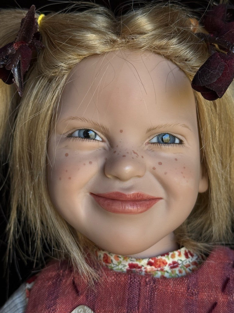 Lifelike Zwergnase 22” Vinyl Annemor Doll 2002 LE 250 with Tag and Box