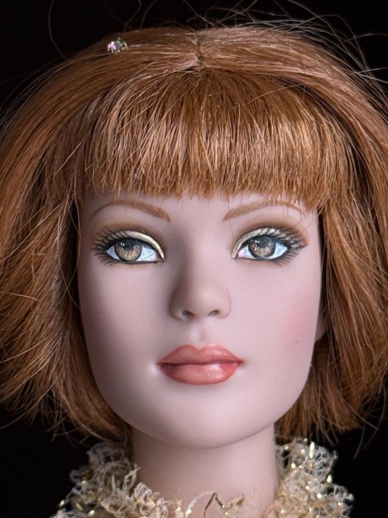 Collectible Tonner Tyler Wentworth Autumn Gold Fashion Doll
