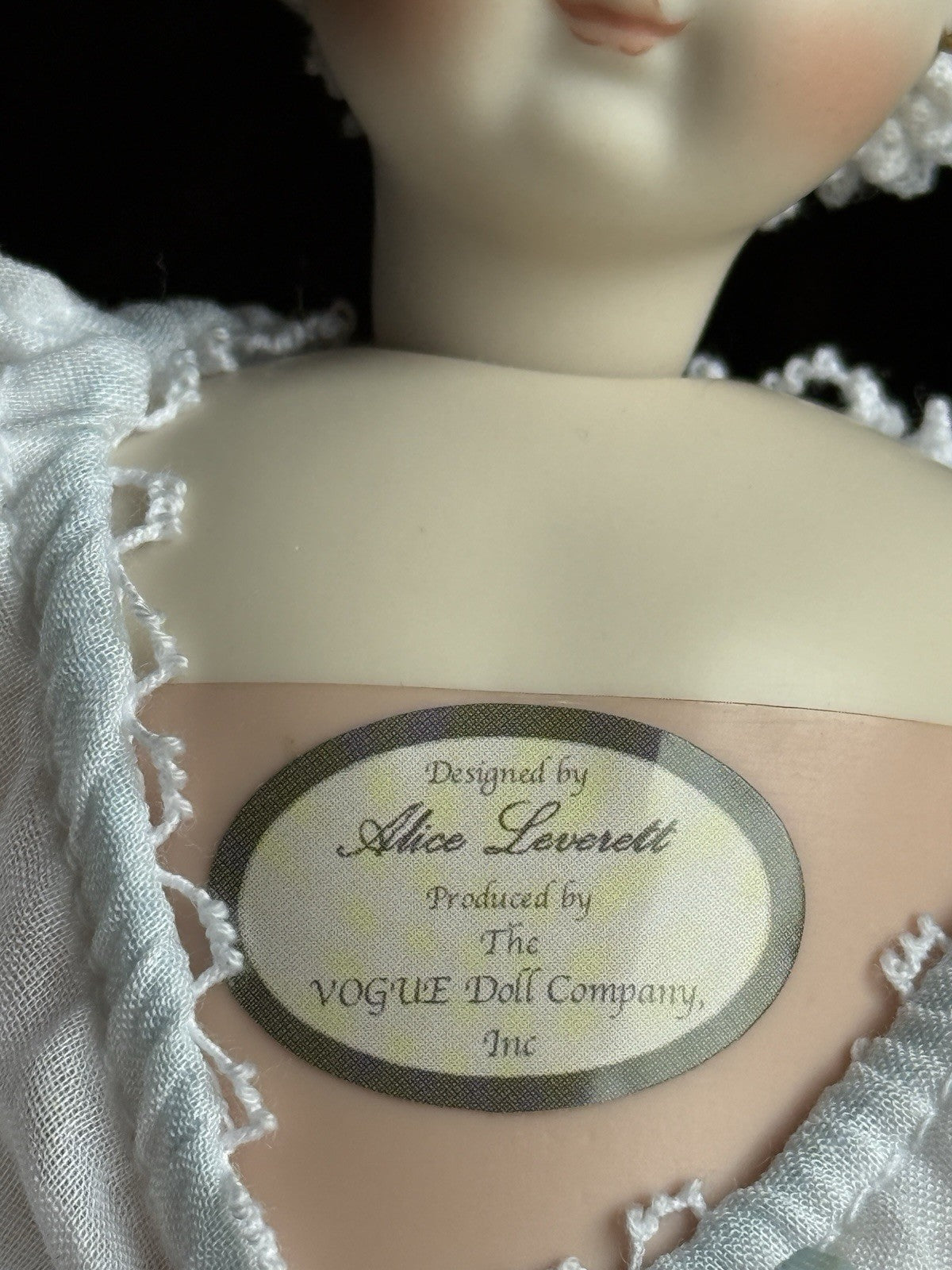 UFDCA 10” Alice Leverett Porcelain Jointed Marie Terese Fashion Doll In Box COA