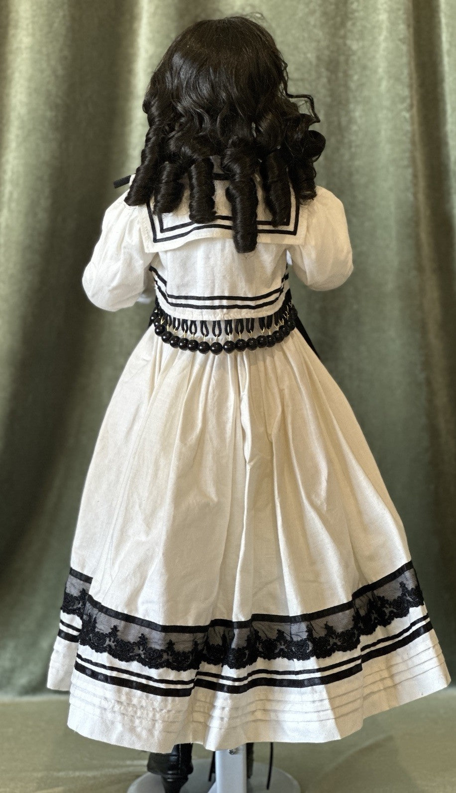 Jan Mclean 28" Porcelain Doll “Laura” Tag and COA For Exclusively Yours 1997