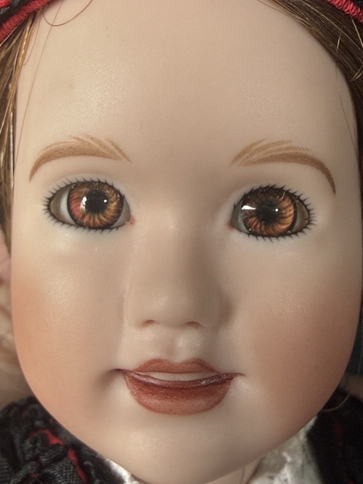 MIB Wendy Lawton 1997 “The Lawton Travel Doll” Wooden and Porcelain 9” Doll