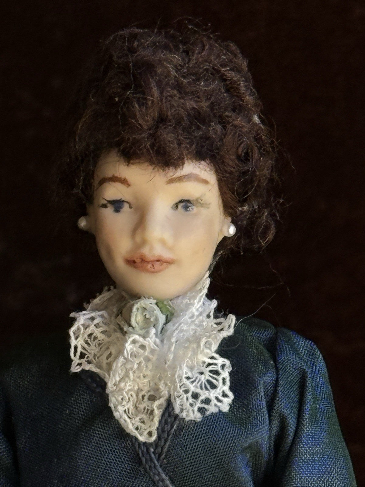 Miniature Artist Dollhouse 1:12 Lady Character Doll