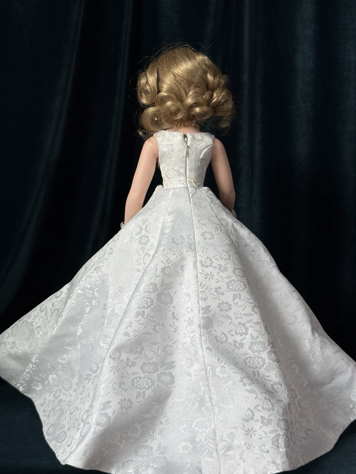 Madame Alexander Queen Elizabeth Recessional Cissy Doll LE 250 Box/COA/Tag