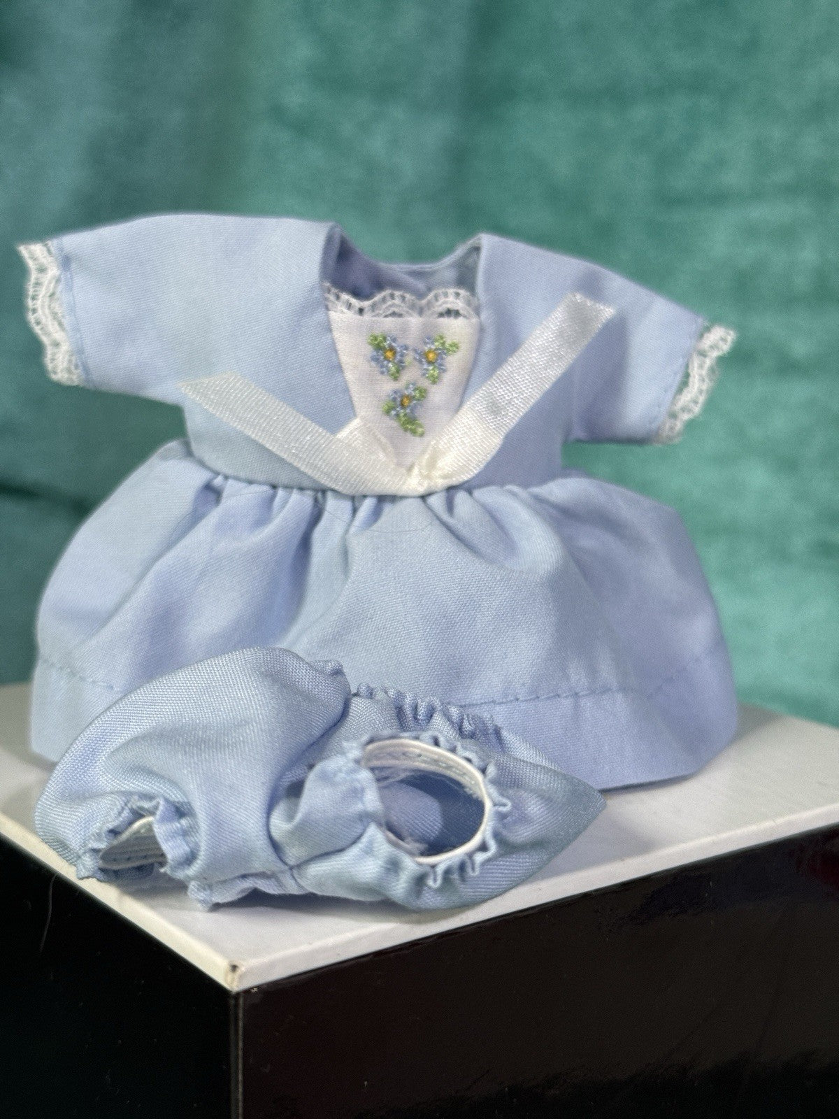 Set Of 2 Complete Outfits For Ruby Red Galleria 8" Doll