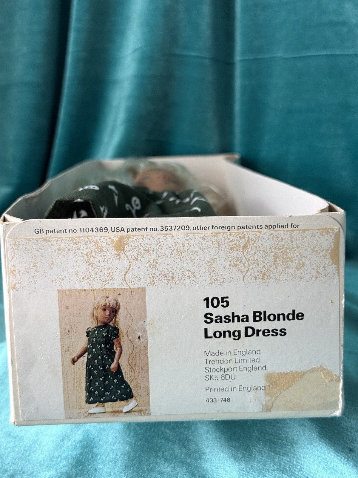 Collectible England Vinyl Sasha Blonde 105 Long Dress Girl Doll with Box/Tag